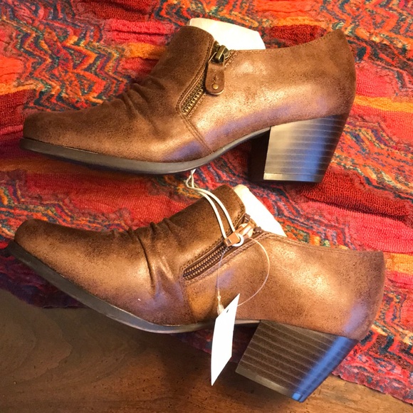 Falls Creek ‘Laura’ Ankle Boots - Picture 7 of 8